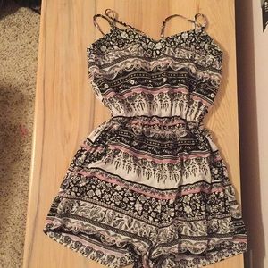 Size small Mudd romper.